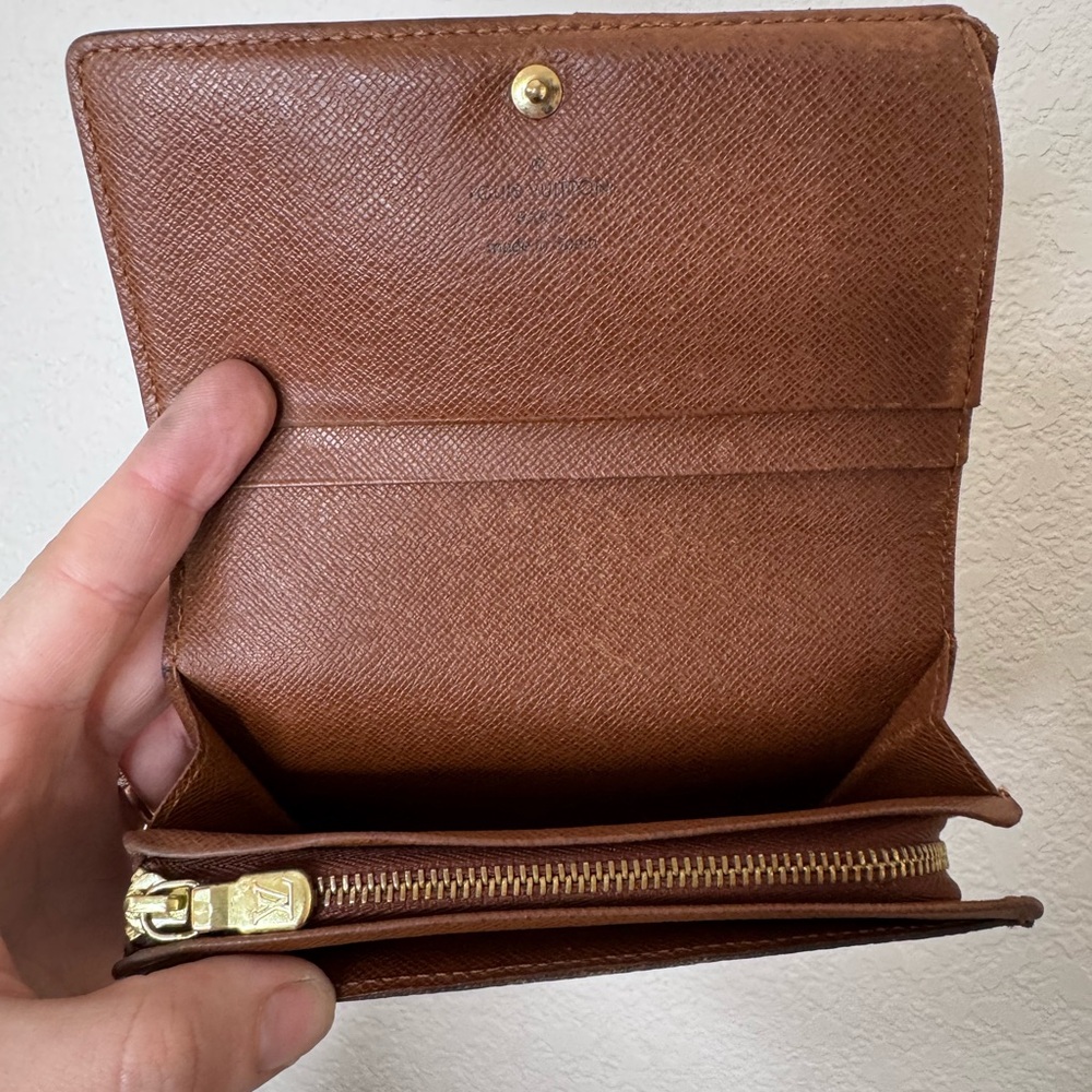 EXCELLENT Louis Vuitton Brown and Gold Monogram Clutch - Picture 5 of 8